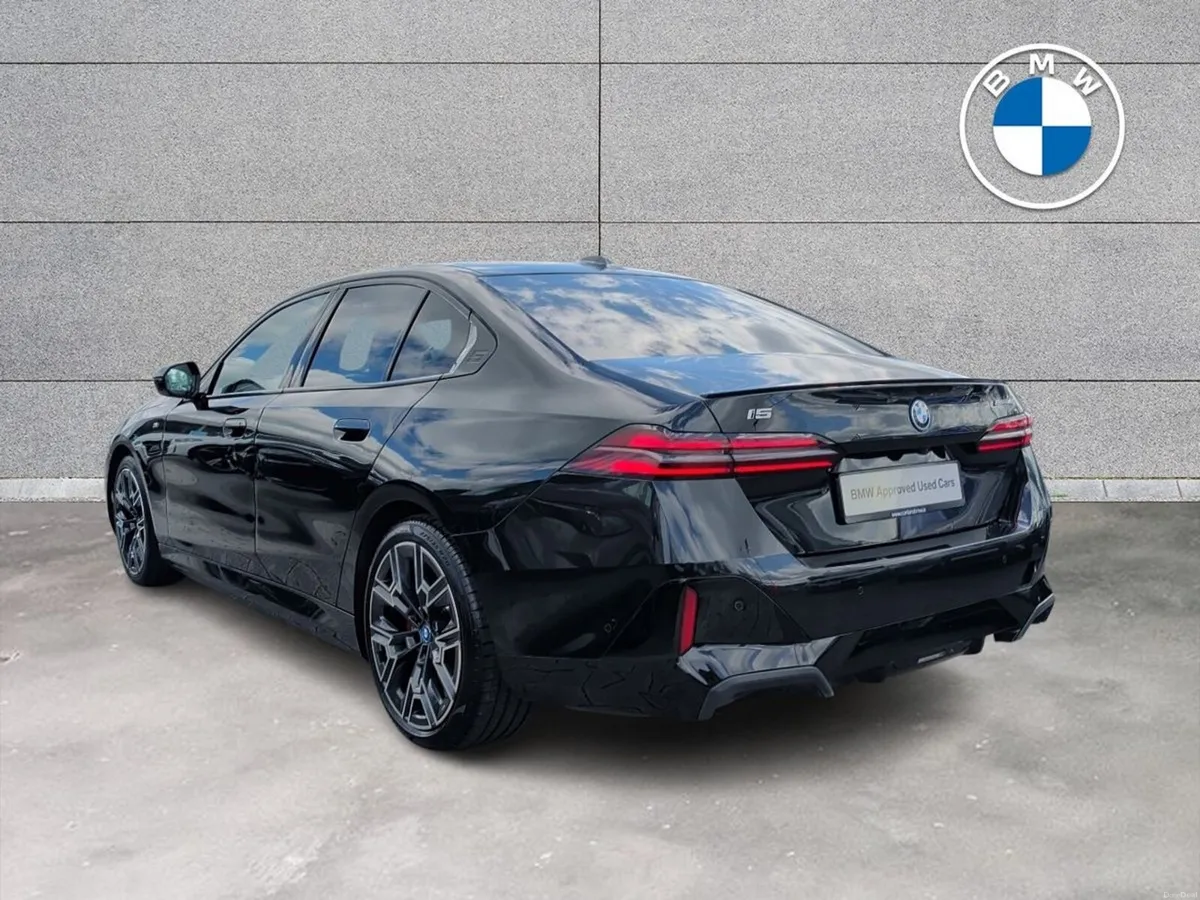 BMW i5 eDrive40 M Sport Pro - Image 2