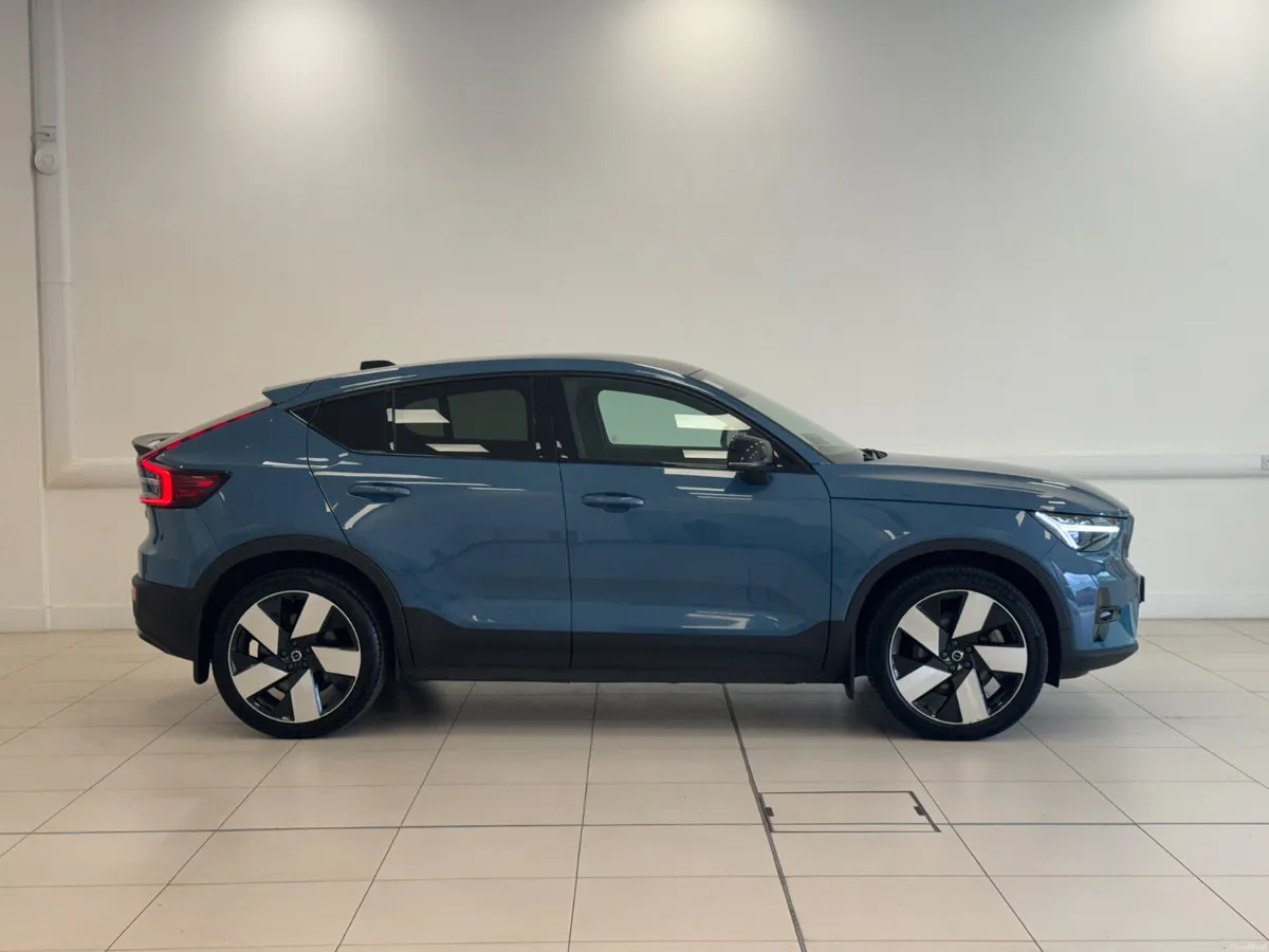 Volvo C40 2023 electric - Image 3