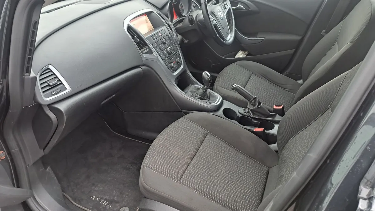 Vauxhall Astra 2015 - Image 3