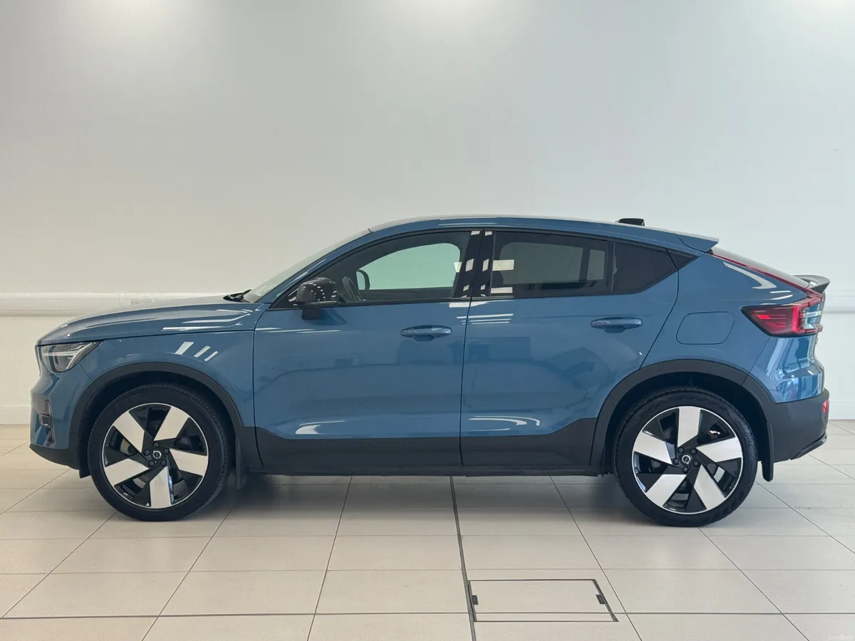 Volvo C40 2023 electric - Image 4