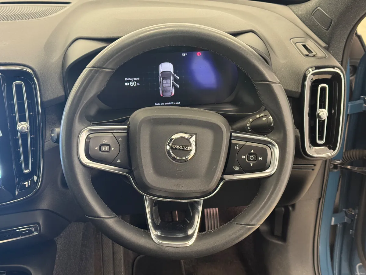 Volvo C40 2023 electric - Image 6
