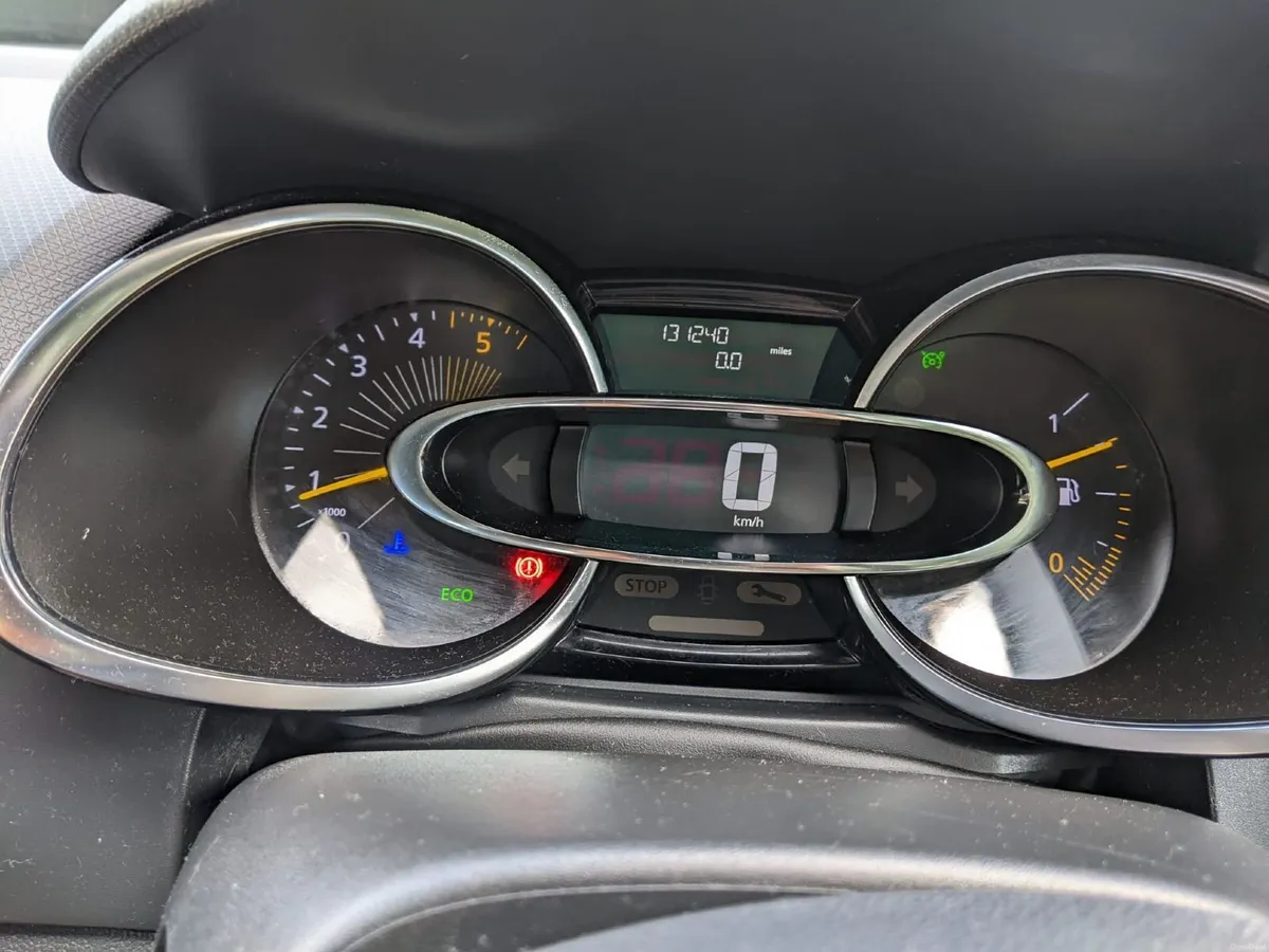 Renault Clio 2015 Dynamique 1.5 l diesel - Image 2