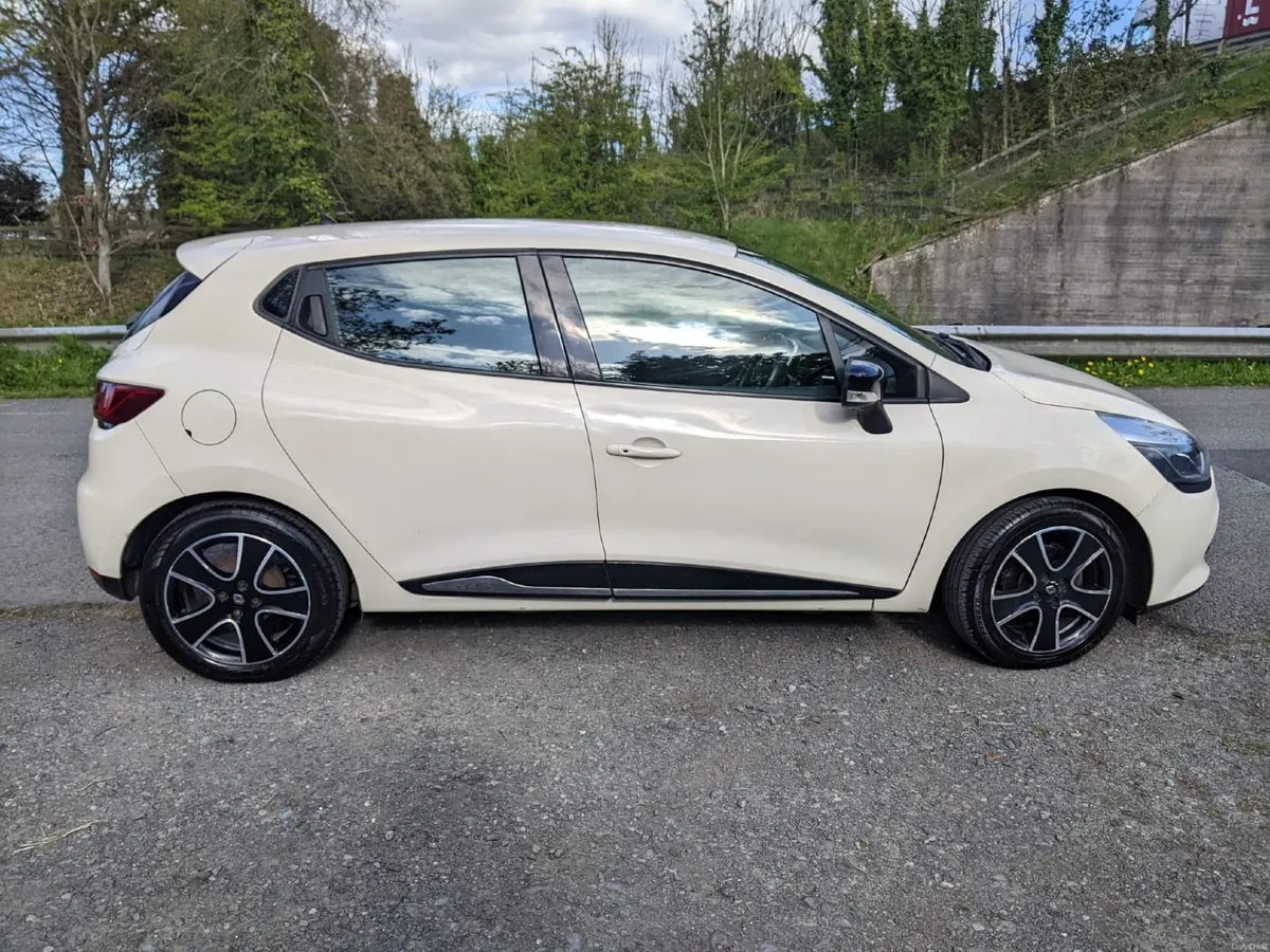 Renault Clio 2015 Dynamique 1.5 l diesel - Image 4