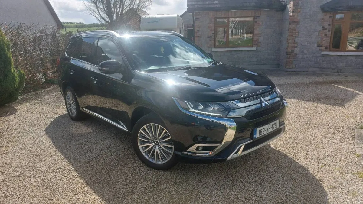 182 Mitsubishi Outlander 2.4L PHEV Auto - Image 2