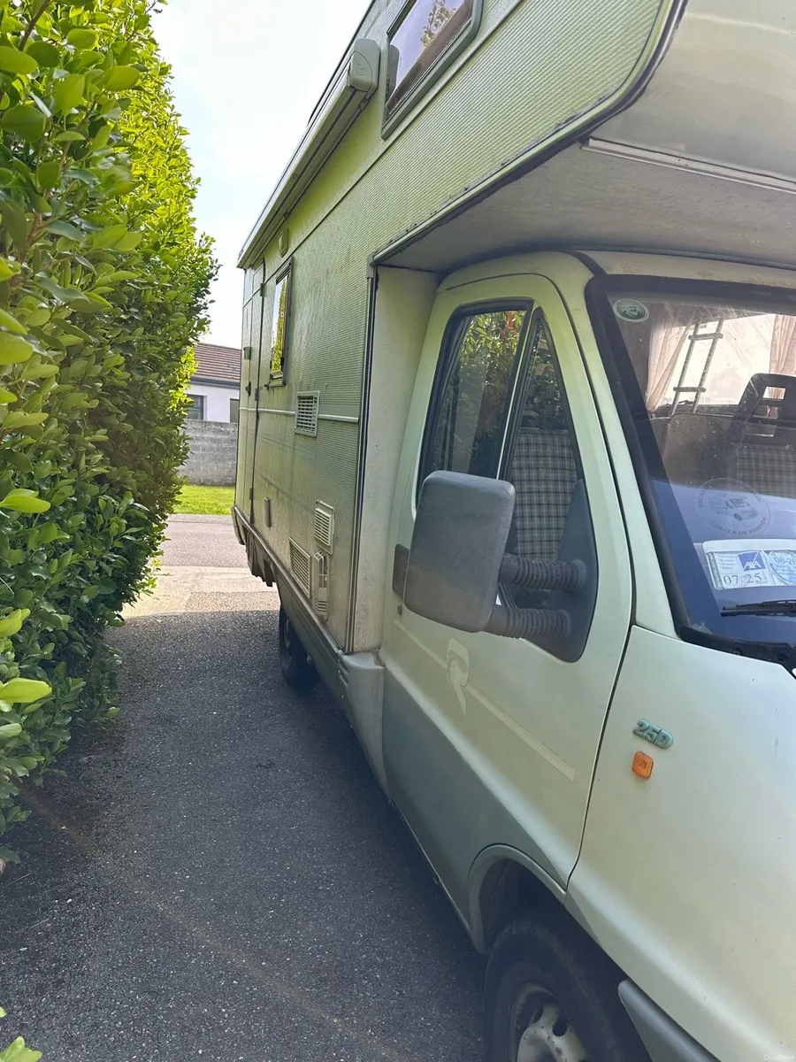 Camper van - Image 3