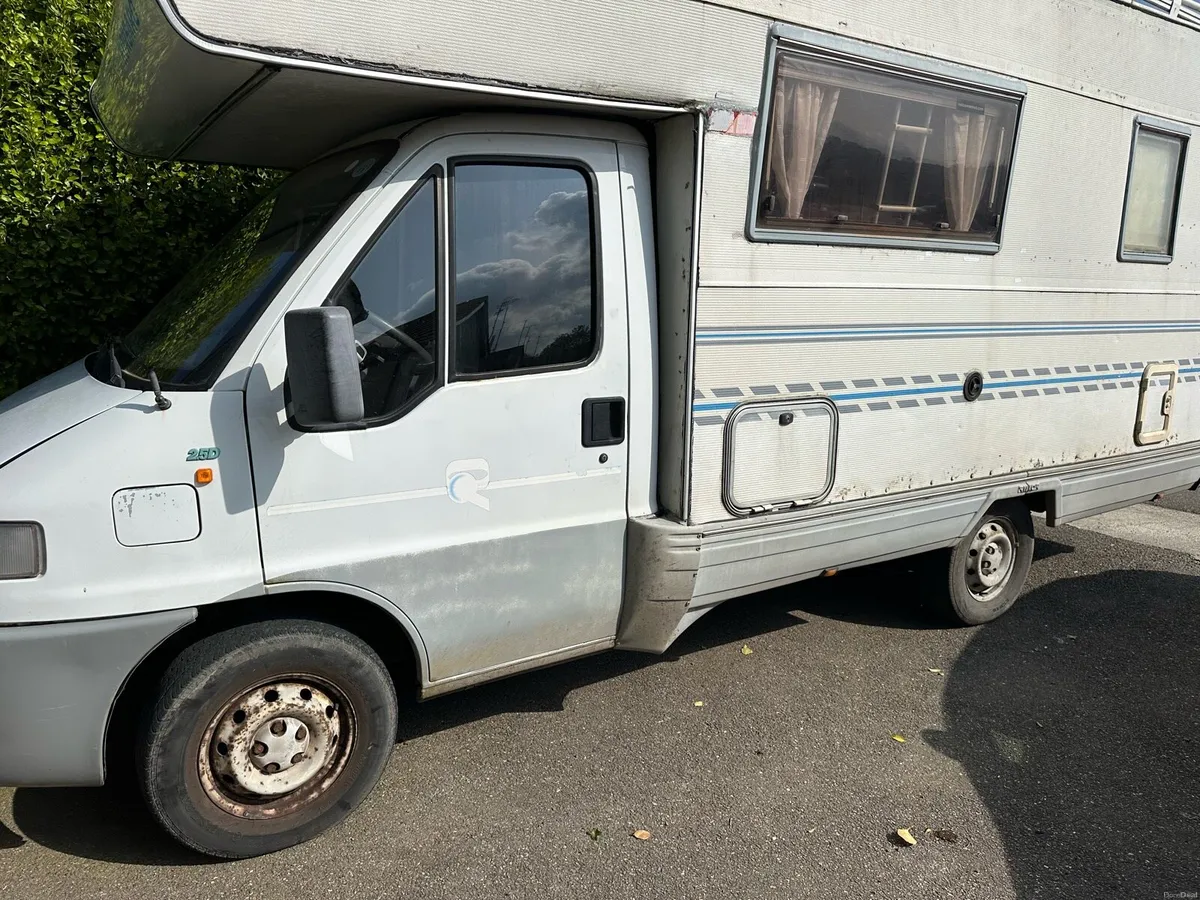 Camper van - Image 2