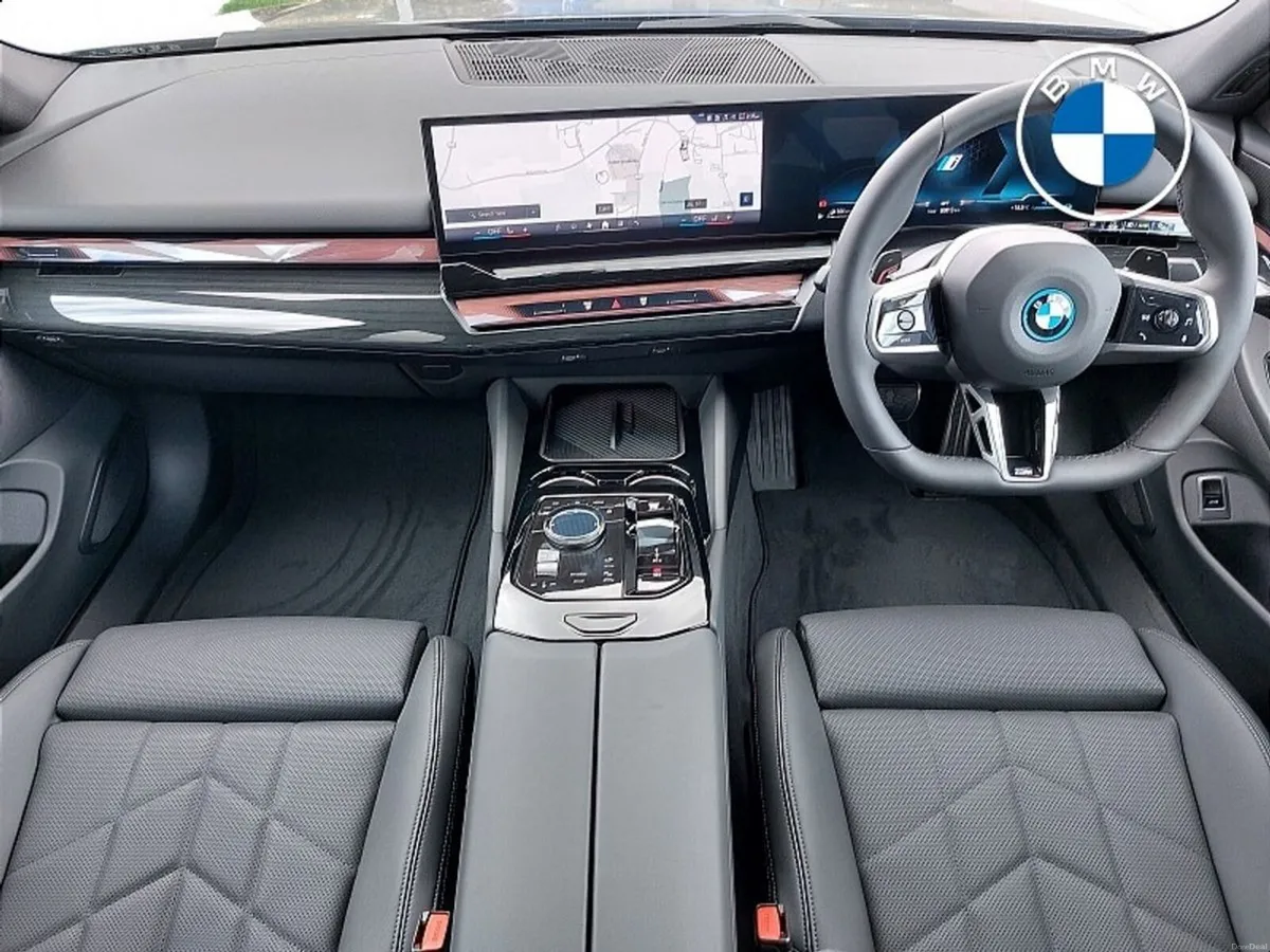 BMW 5-Series 530e M Sport Pro - Image 4