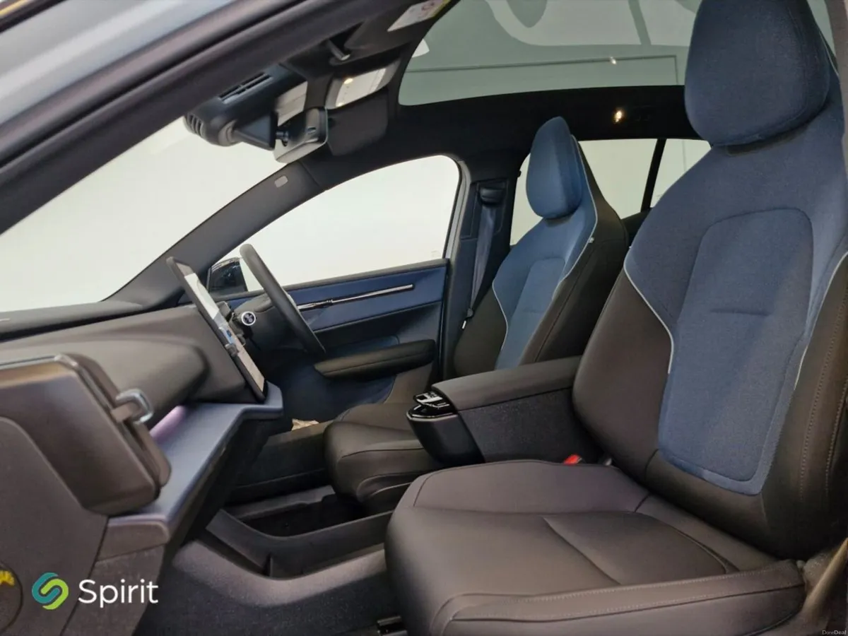 Volvo EX30 Extended Range BEV 272hp Ultra **Call J - Image 4