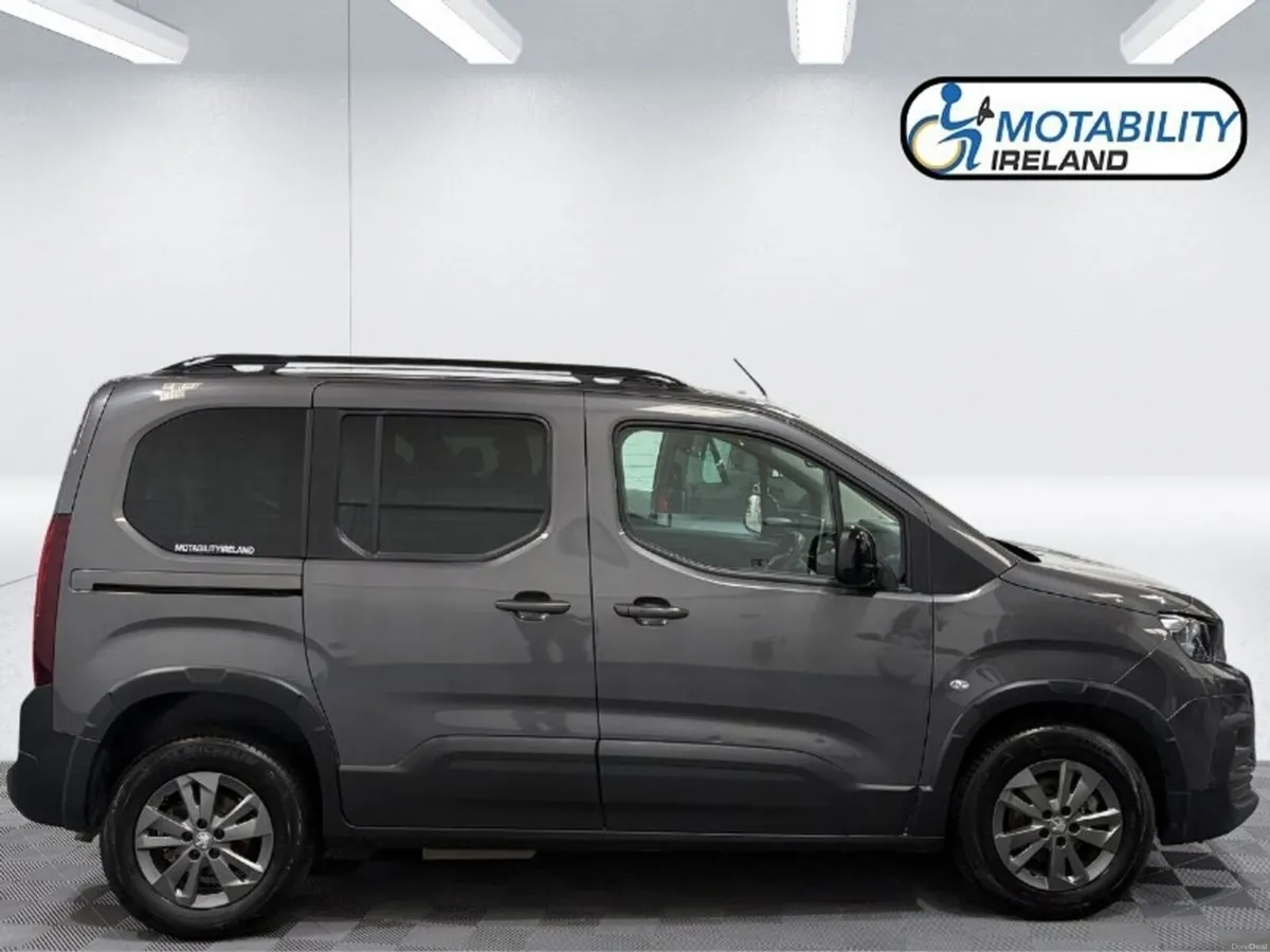 Peugeot Rifter SWB Wheelchair Accessible - Image 3