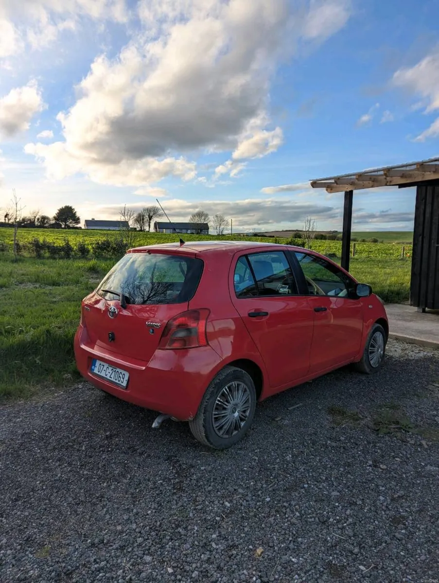 Toyota yaris *with Bluetooth* - Image 3