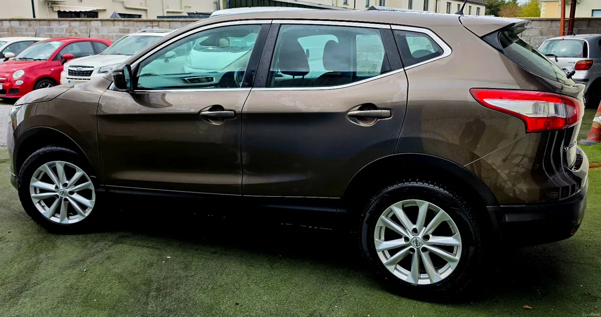 Nissan Qashqai 1.5dci SV SAFETY PACK NCT TAX - Image 3
