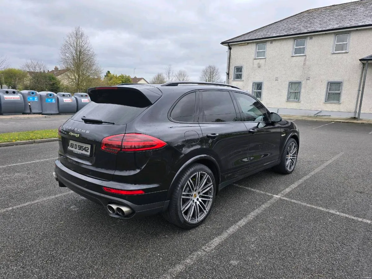 Porsche Cayenne S e-hybrid - Image 6