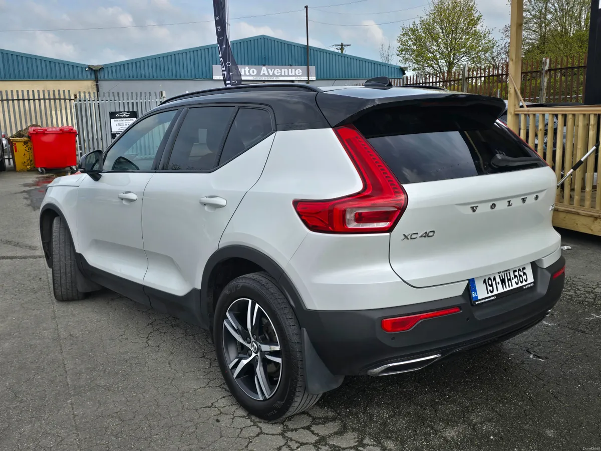 191 VOLVO XC40 *2.0d*R DESIGN* - Image 3