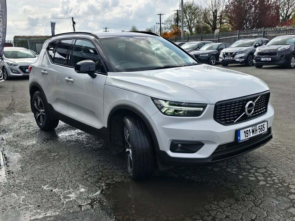 191 VOLVO XC40 *2.0d*R DESIGN* - Image 2