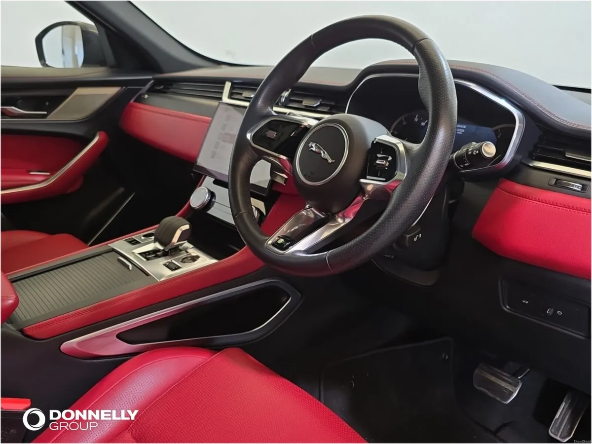 Jaguar F-pace F-Pace Estate Special Editions R-Dyn - Image 4