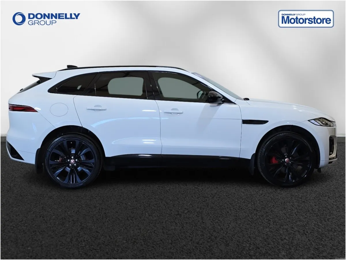 Jaguar F-pace F-Pace Estate Special Editions R-Dyn - Image 3