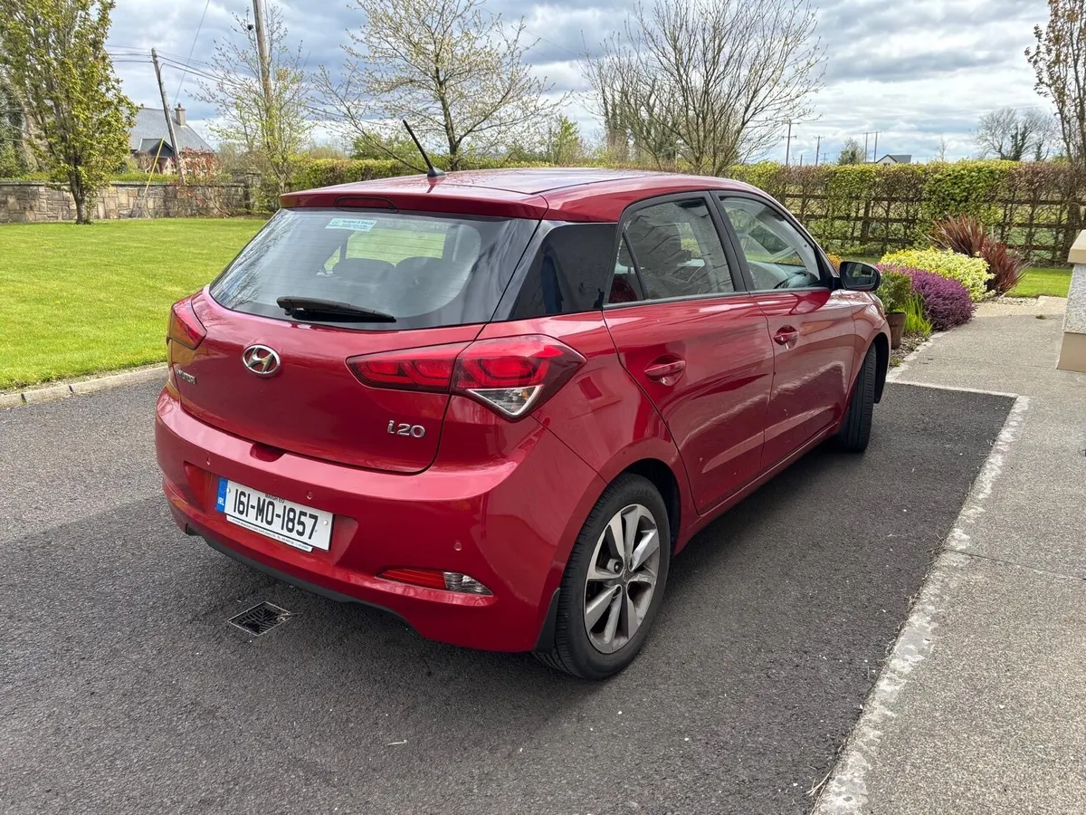 Hyundai i20 - Image 2