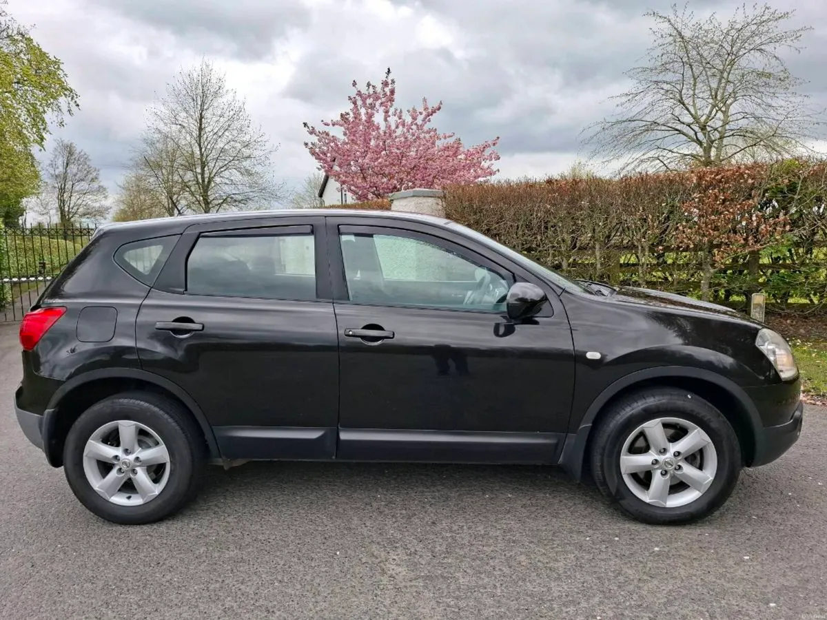 Nissan Qashqai Low Mileage - Image 3