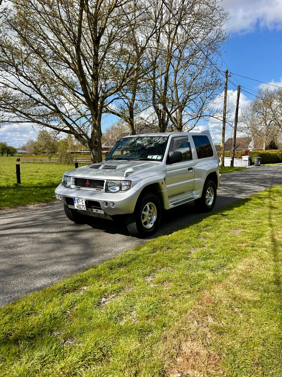 Mitsubishi Pajero Evolution - Image 1