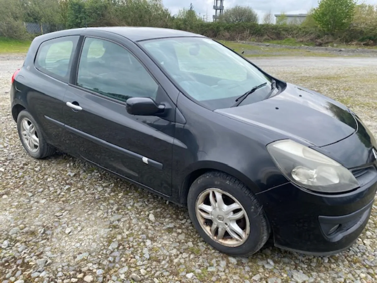 06 Renault Clio 1.4 Dynamique NCT 08/26 - Image 1