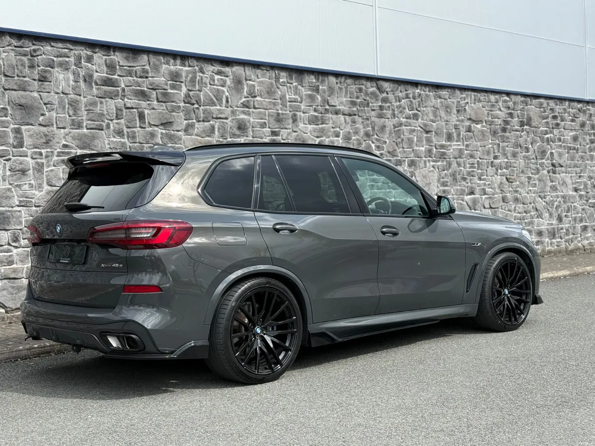2023 BMW X5 M Sport X-Drive M Performance 45E FSH - Image 3