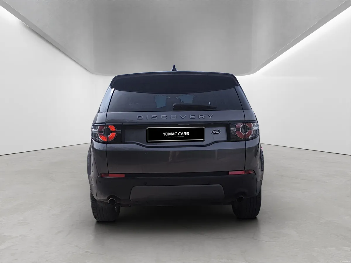 LAND ROVER DISCOVERY SPORT 7 SEAT 2017 AUTO - Image 4