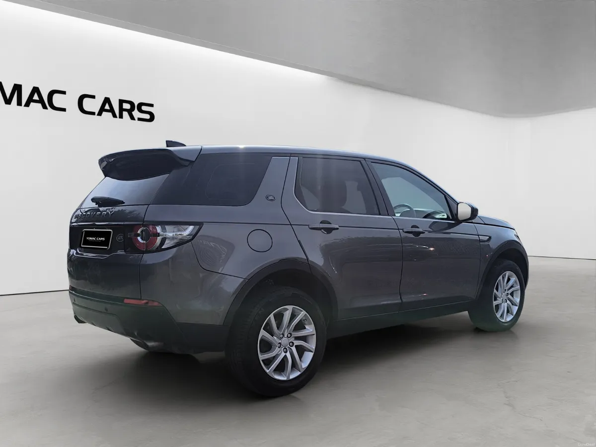 LAND ROVER DISCOVERY SPORT 7 SEAT 2017 AUTO - Image 3