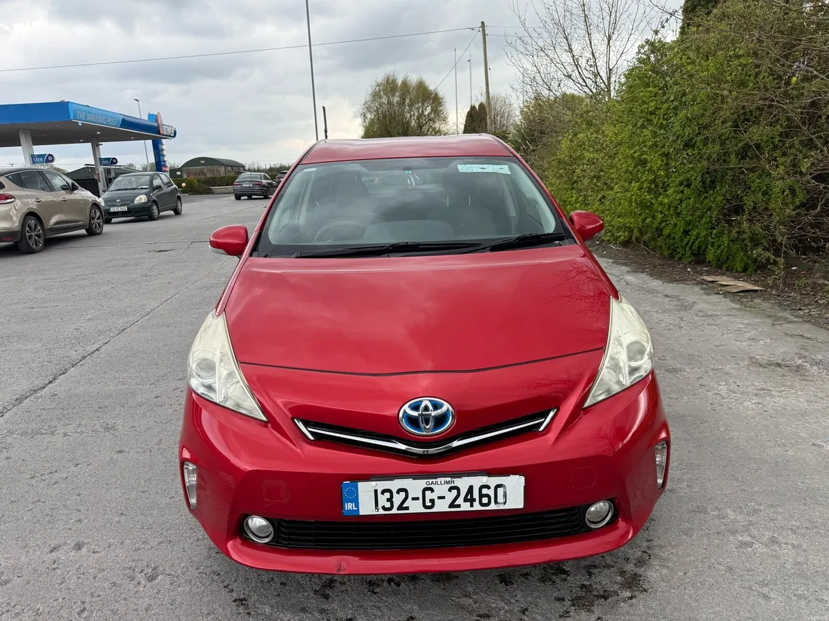 Toyota Prius 1.8 Hybrid 5seats - Image 2
