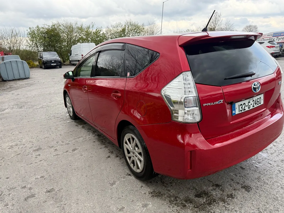 Toyota Prius 1.8 Hybrid 5seats - Image 4