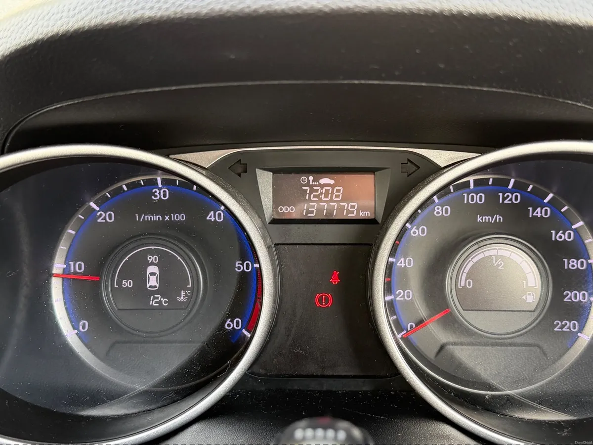 Hyundai ix35 2014 **LOW KM & CARPLAY RADIO*** - Image 2