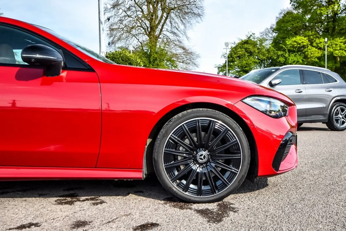Mercedes-Benz CLE 220d AMG Premium Pan Roof Night - Image 6