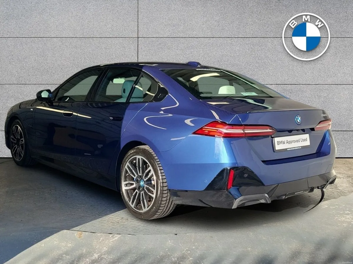 BMW 5-Series 530e M Sport Saloon - Image 2