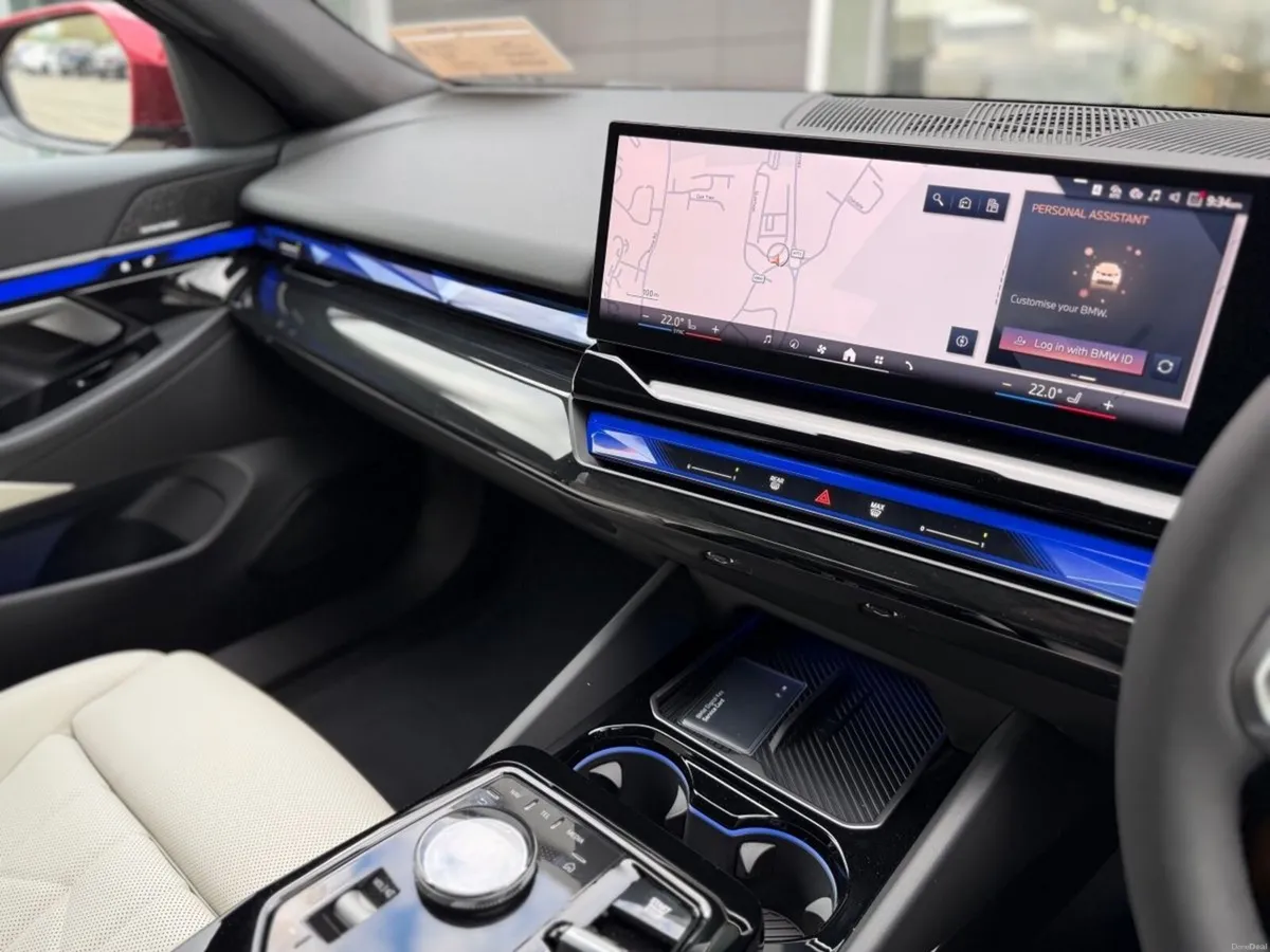 BMW 5-Series 530e M Sport Pro w/ M Performance Car - Image 5