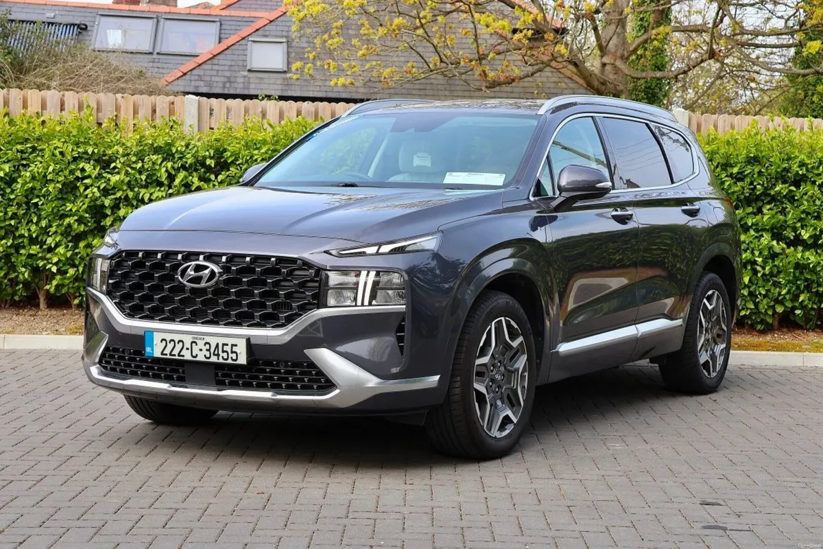 Hyundai Santa Fe 1.6 PHEV 4WD Executive Plus Auto - Image 5