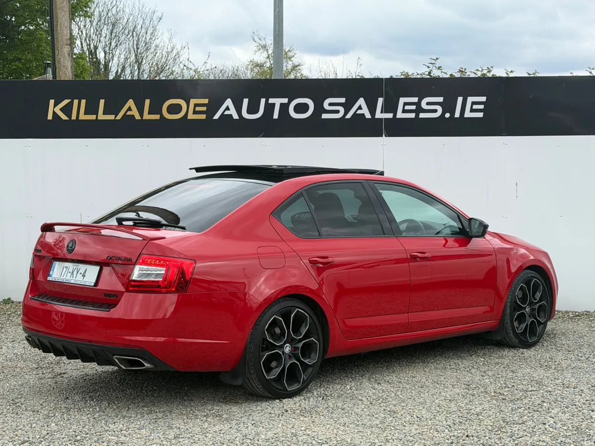 2017 Skoda Octavia VRS 2.0D with sunroof - Image 4