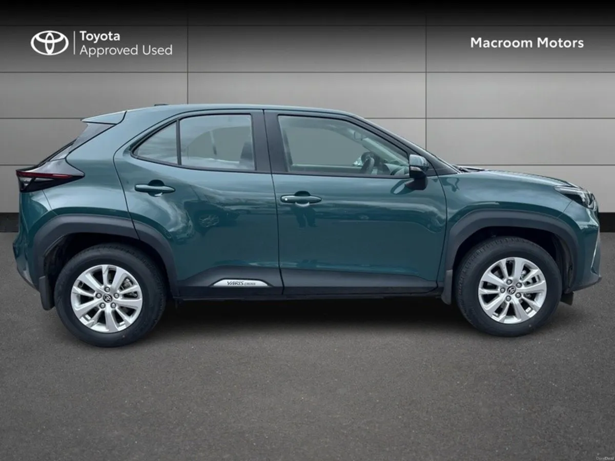 Toyota Yaris Cross YARIS CROSS LUNA - Image 3