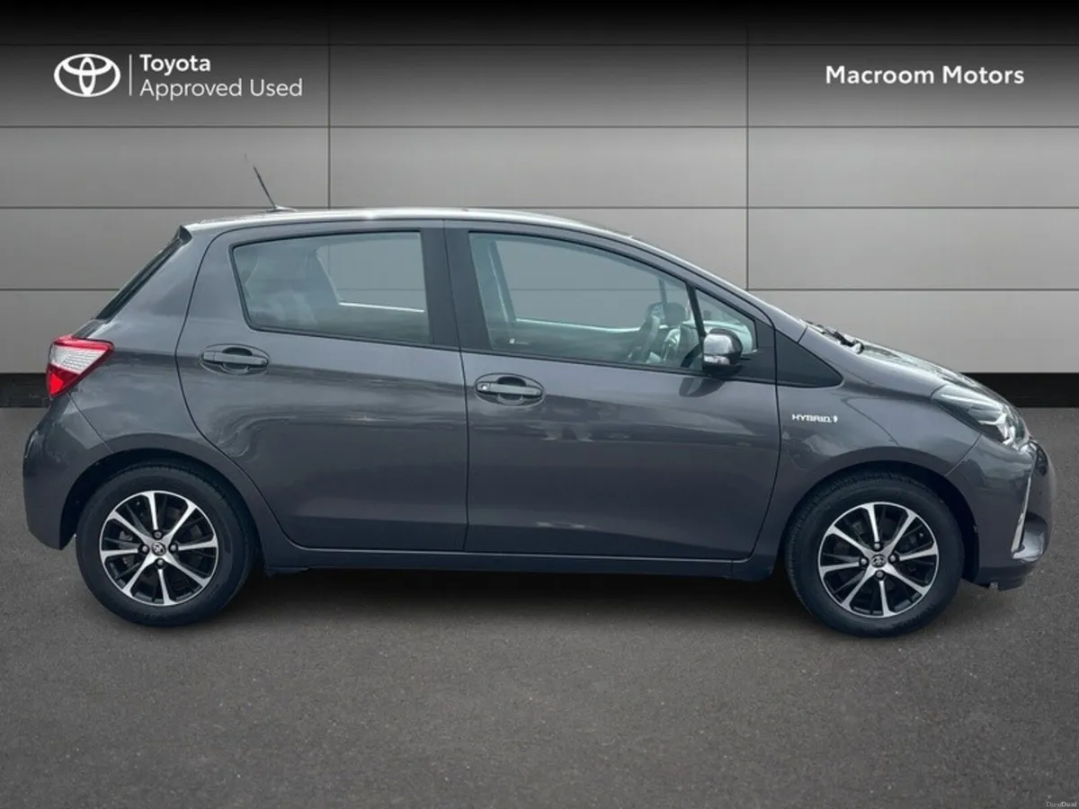 Toyota Yaris Yaris Hybrid - Image 3
