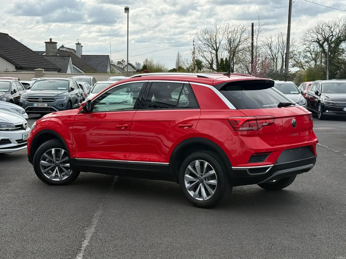211 VW T-ROC DESIGN  2.0TDI 150BHP AUTOMATIC - Image 3