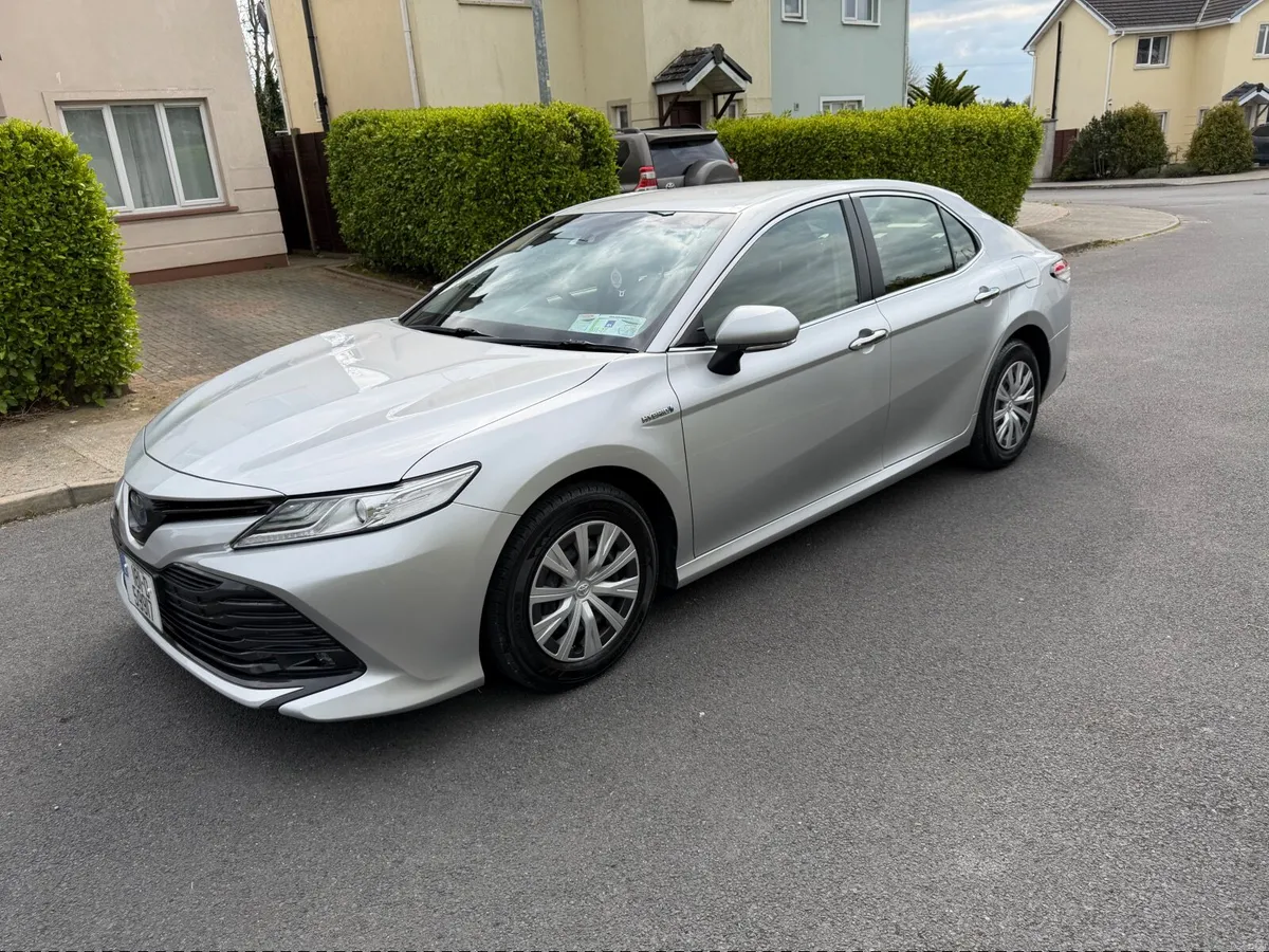 Toyota Camry 2018 - Image 3