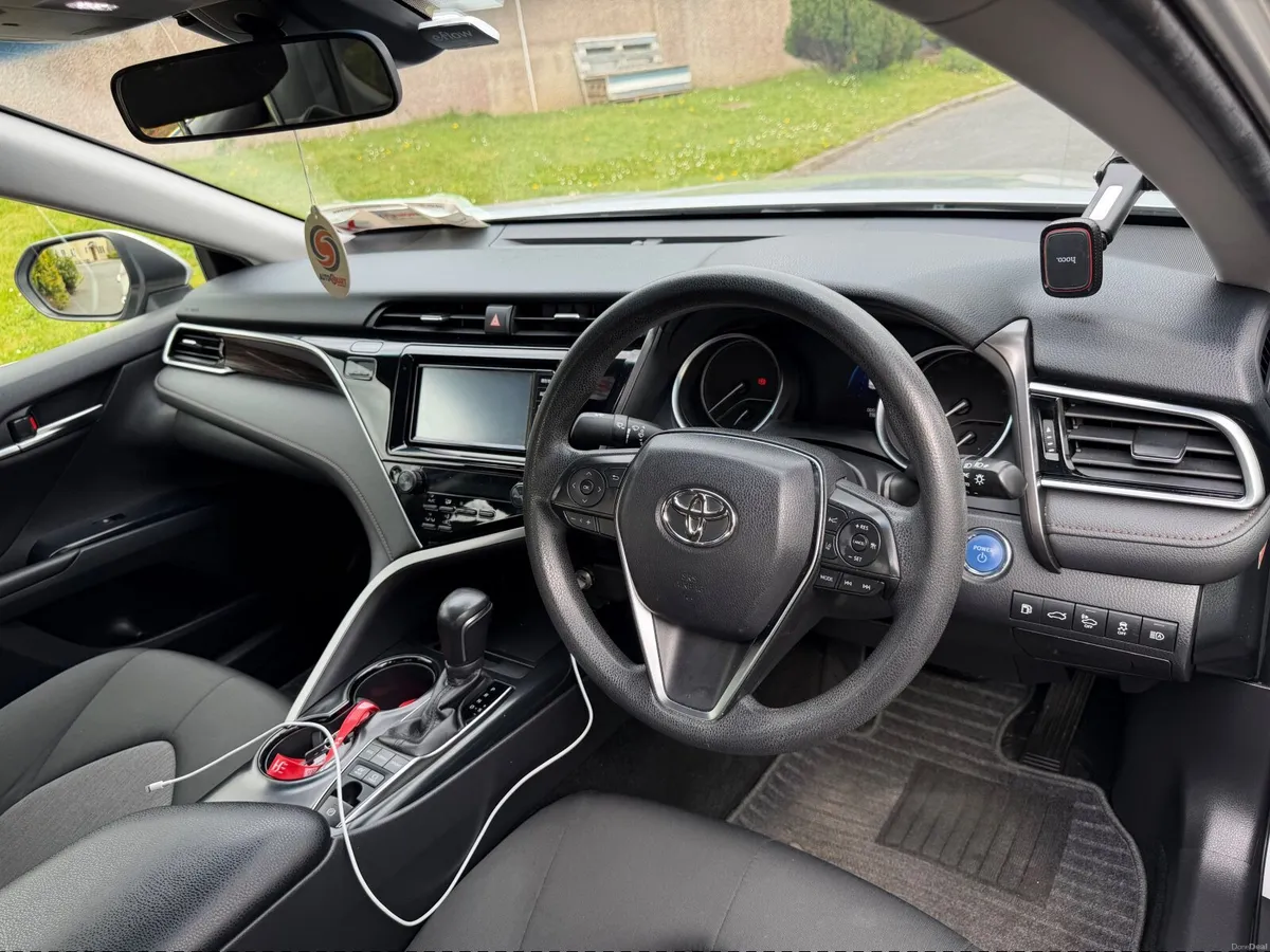Toyota Camry 2018 - Image 4