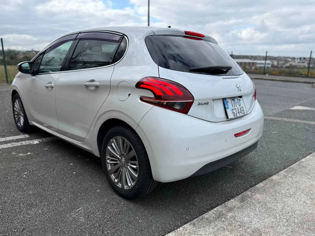 171 Peugeot 208 1.2 Petrol Automatic Low Mileage - Image 4
