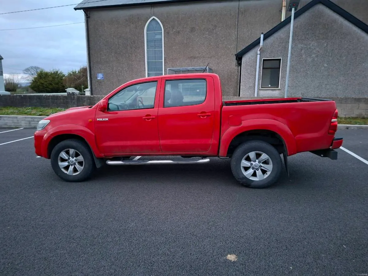 Toyota hilux 2.5L - Image 3