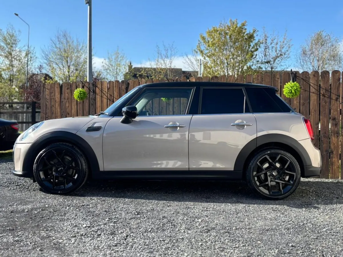 Mini Cooper AUTOMATIC - LOW KMS - UPGRADED ALLOYS - Image 4