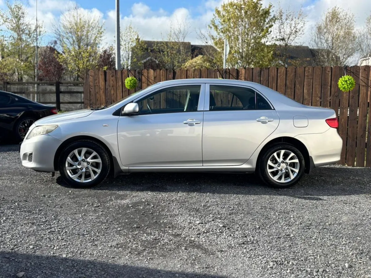 Toyota Corolla IMMACULATE - WARRANTY - Image 4