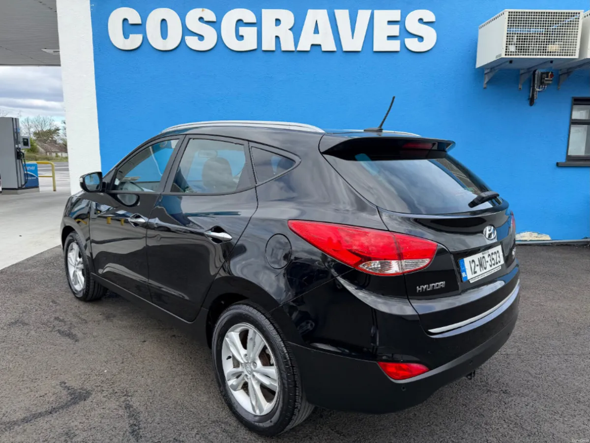 Hyundai ix35 1.7 Crdi Premium 2WD * REVERSING CAME - Image 4