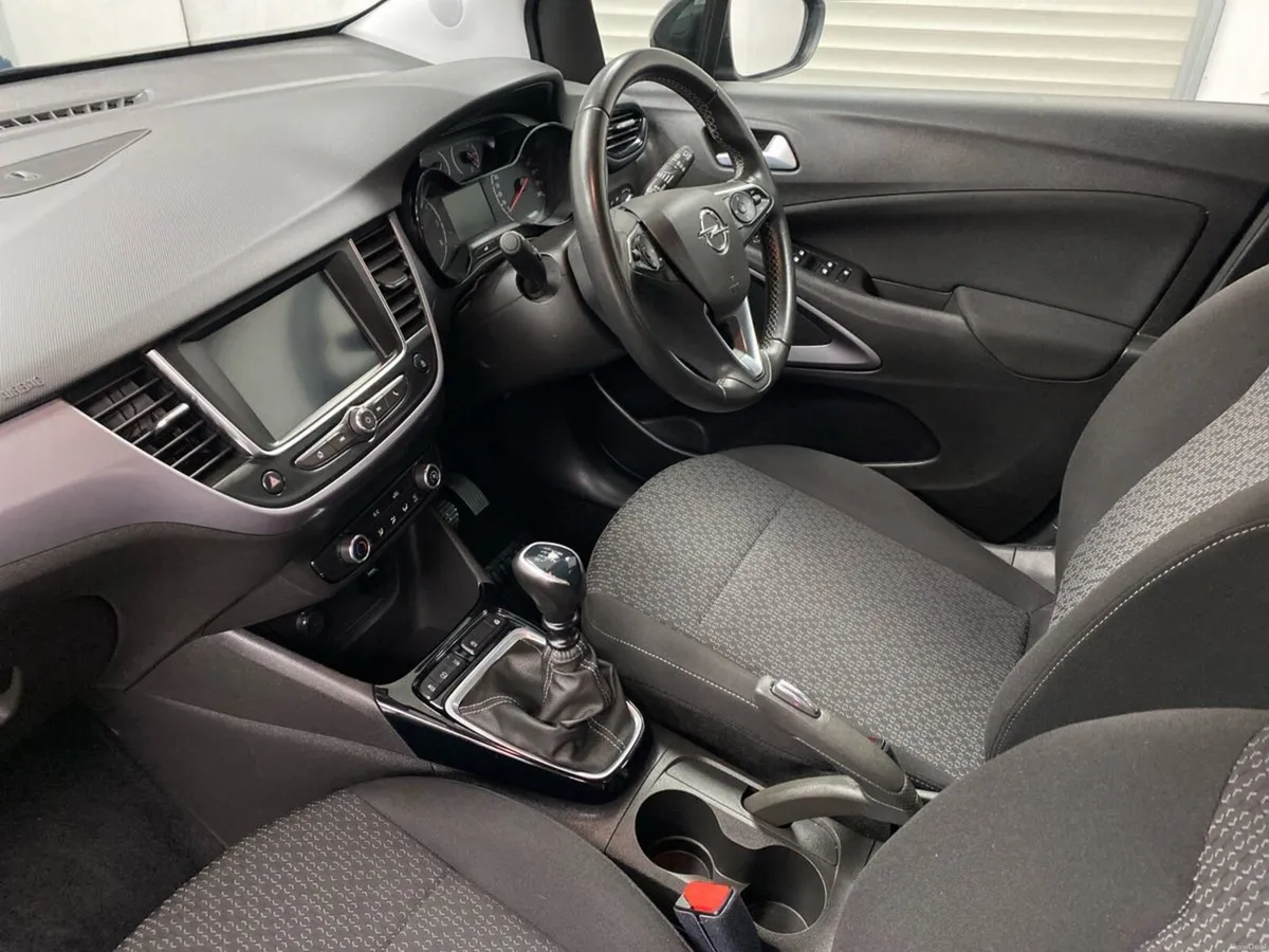 Opel Crossland X SC 1.2 110HP Manual - Image 3