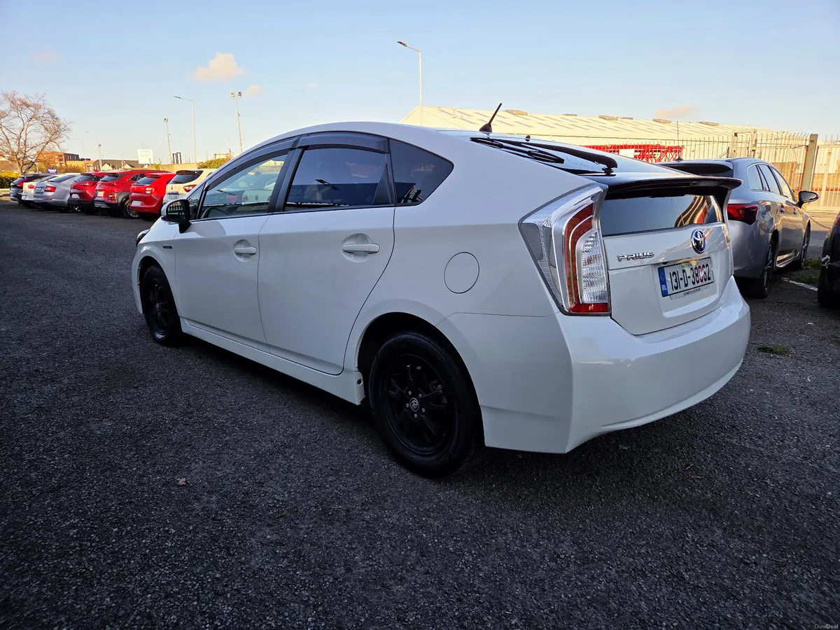 131 TOYOTA PRIUS LowKM NCT Warranty V.Clean Car - Image 4