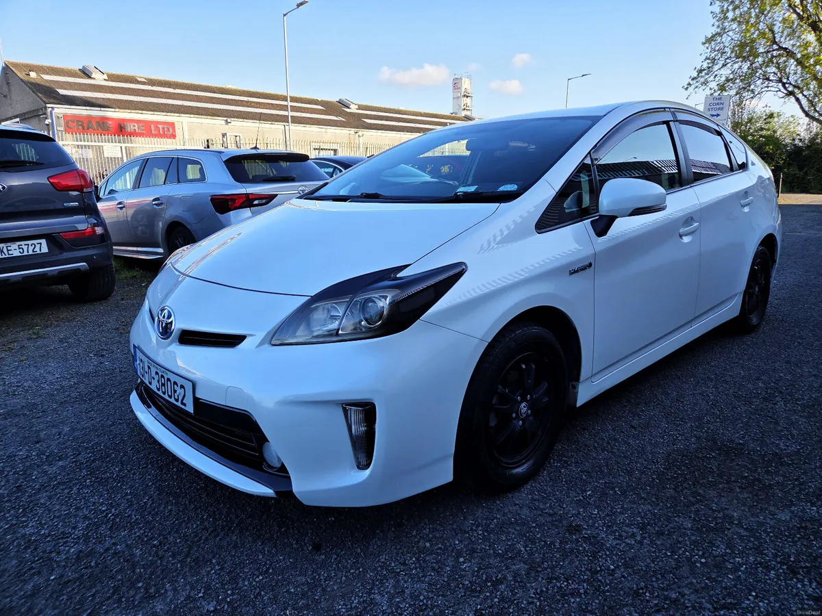 131 TOYOTA PRIUS LowKM NCT Warranty V.Clean Car - Image 3