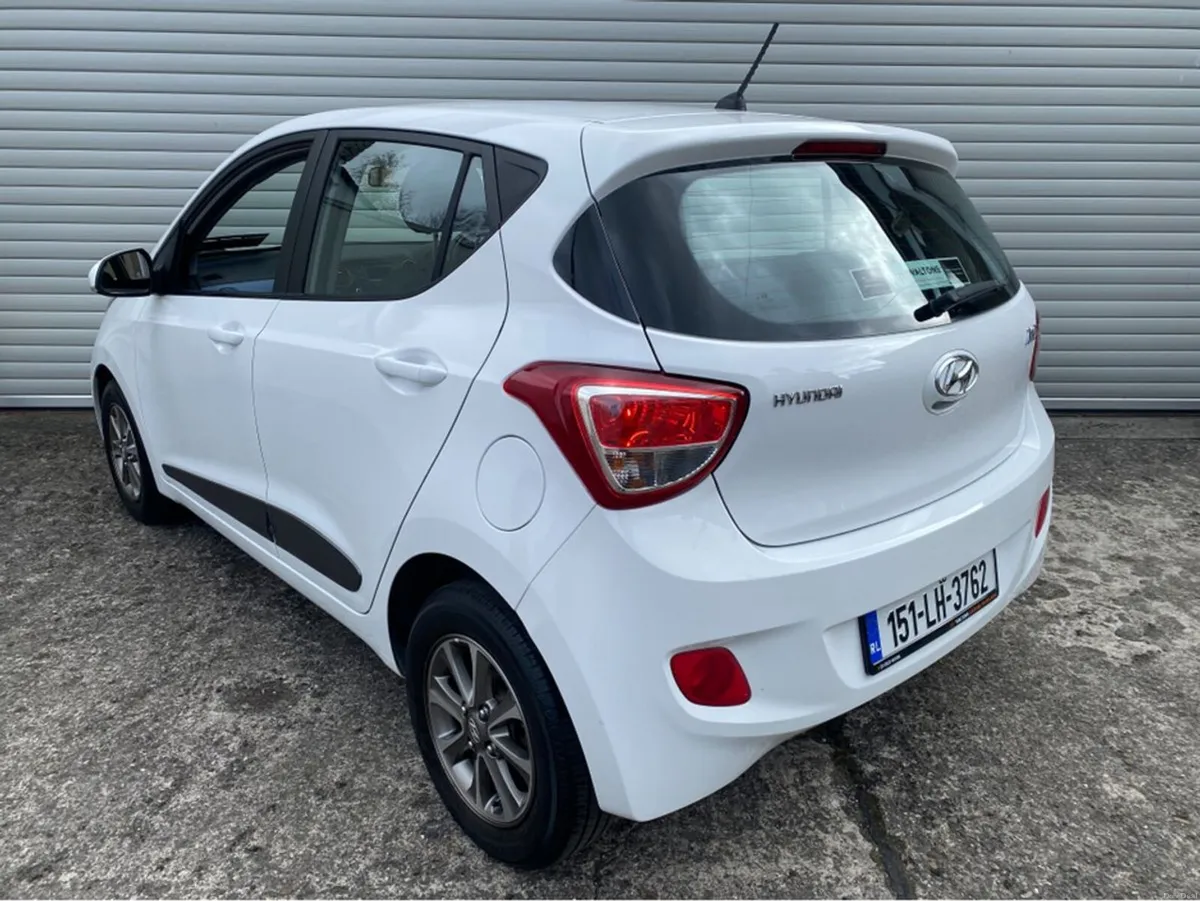 Hyundai i10 1.0 PREMIUM @ WALTONS GARAGE RANELAGH - Image 3