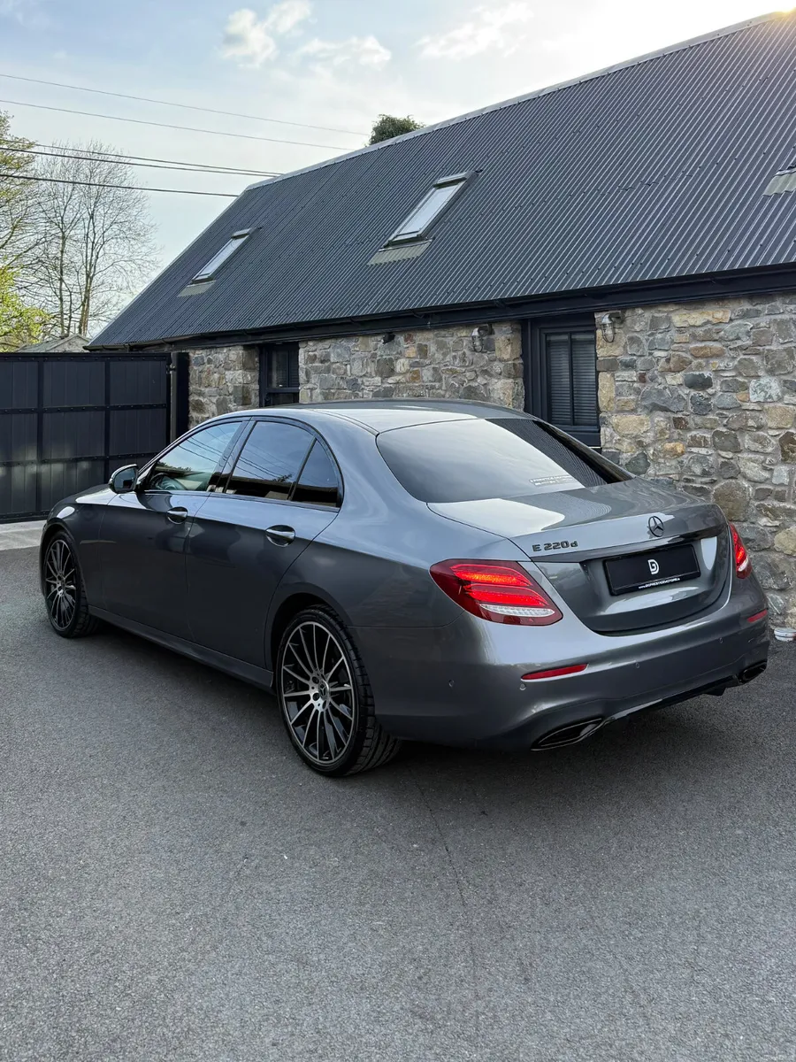 2020 MERCEDES E220D AMG NIGHT EDITION PREMIUM - Image 4